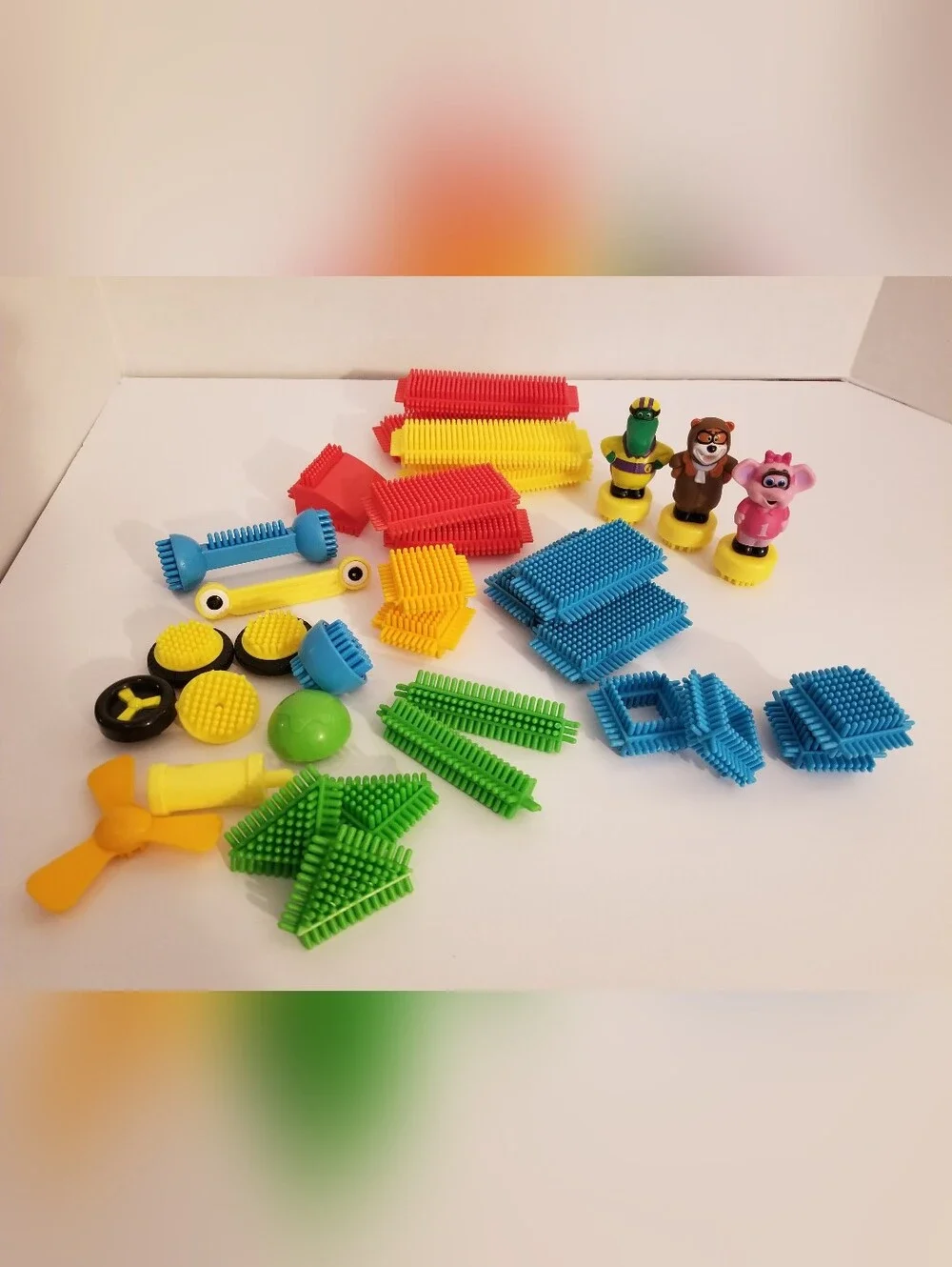 Vintage Briatle Blocks Interlocking plastic Building pieces Green Red Yellow